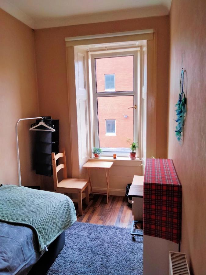 Spacious flat in Bridgeton, Glasgow Exterior foto